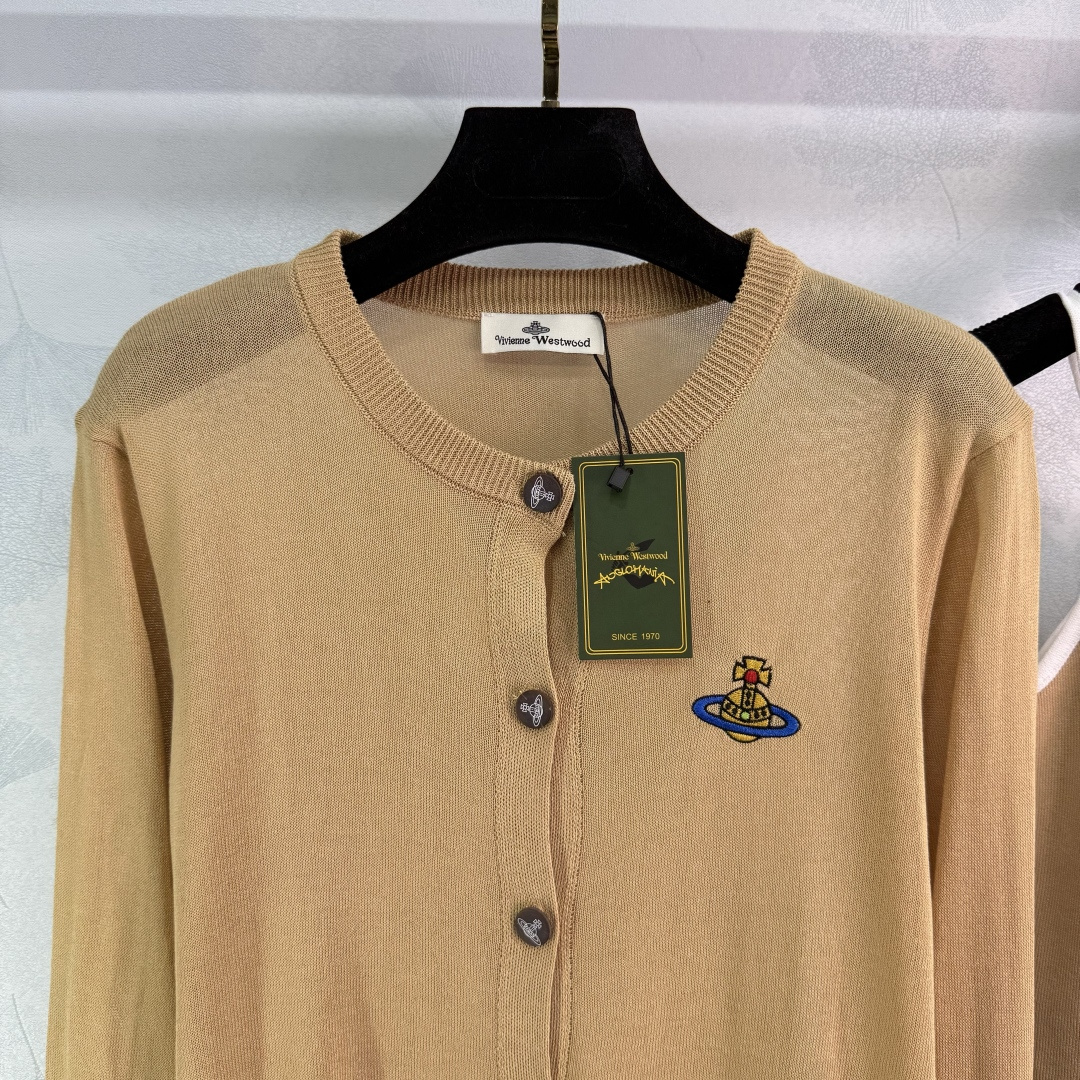 “Vivienne Westwood Queen Saturn Embroidered Suit: Classic Design for Versatile Style” - 图片 2