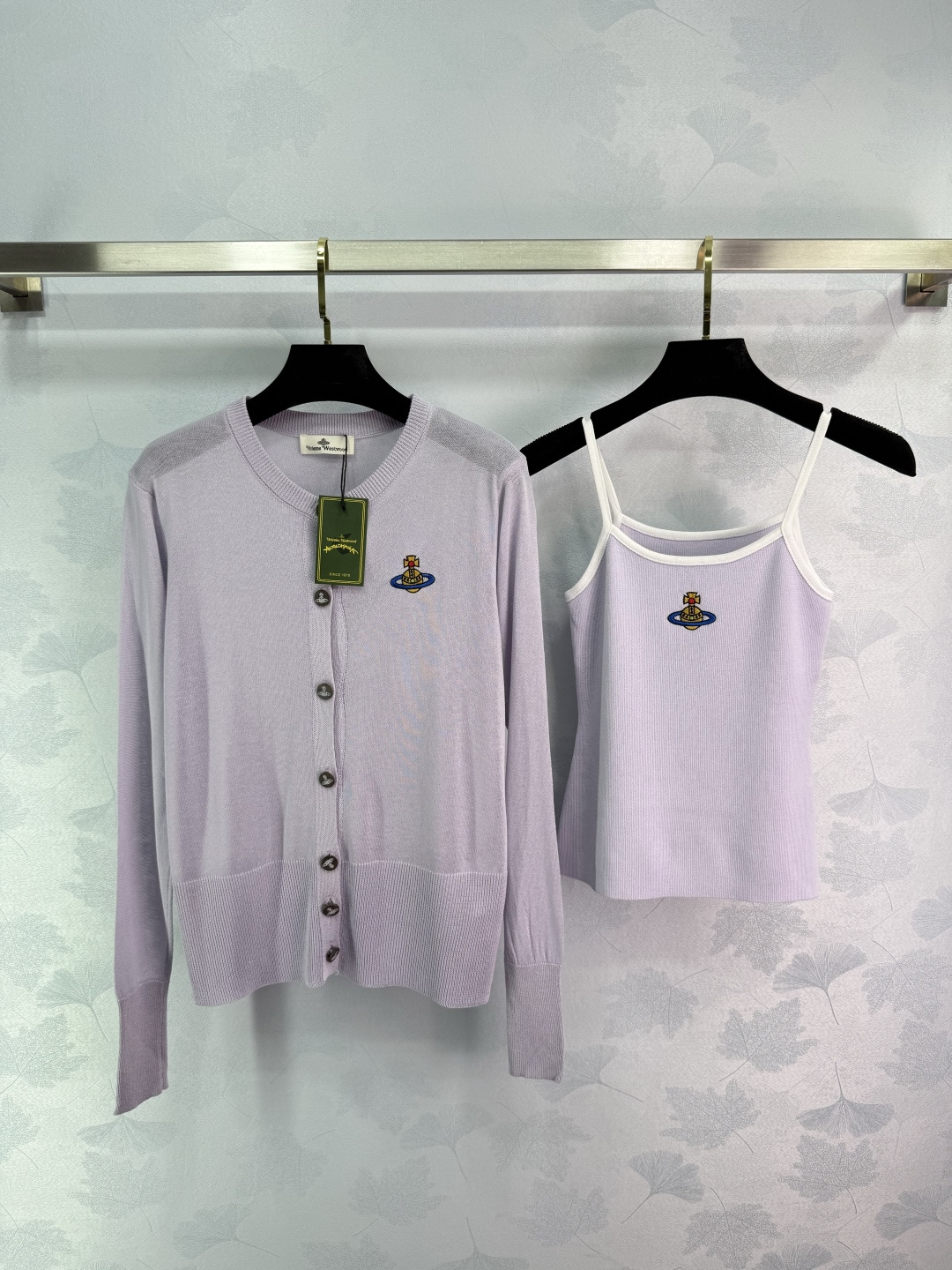 Vivienne Westwood Queen Saturn Embroidered Shirt Set with P449 Suit for Versatile Style