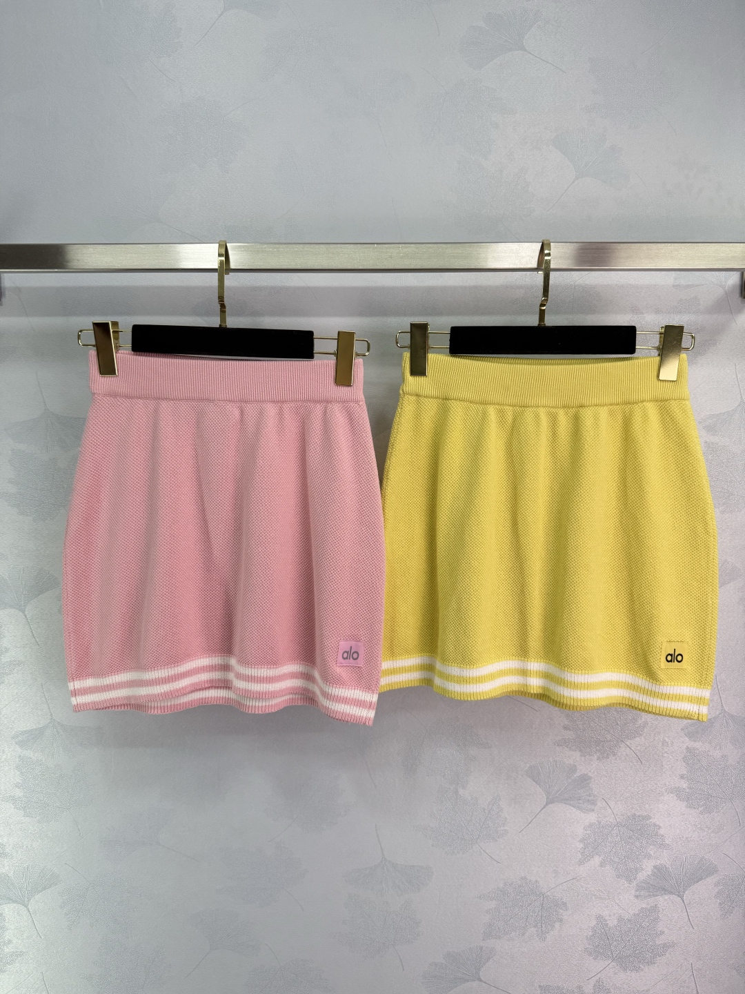Versatile P380 Dress with Alo Sports Needles Pack and Optional Half Skirt. Comfortable Fit for Sports or Leisure. - 图片 1