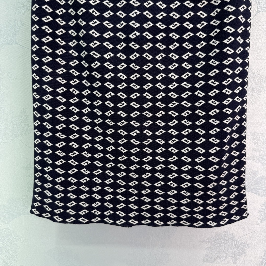 “Versatile Female Suit: P414 Shrink Knit Series for Spring/Summer 2025” - 图片 5
