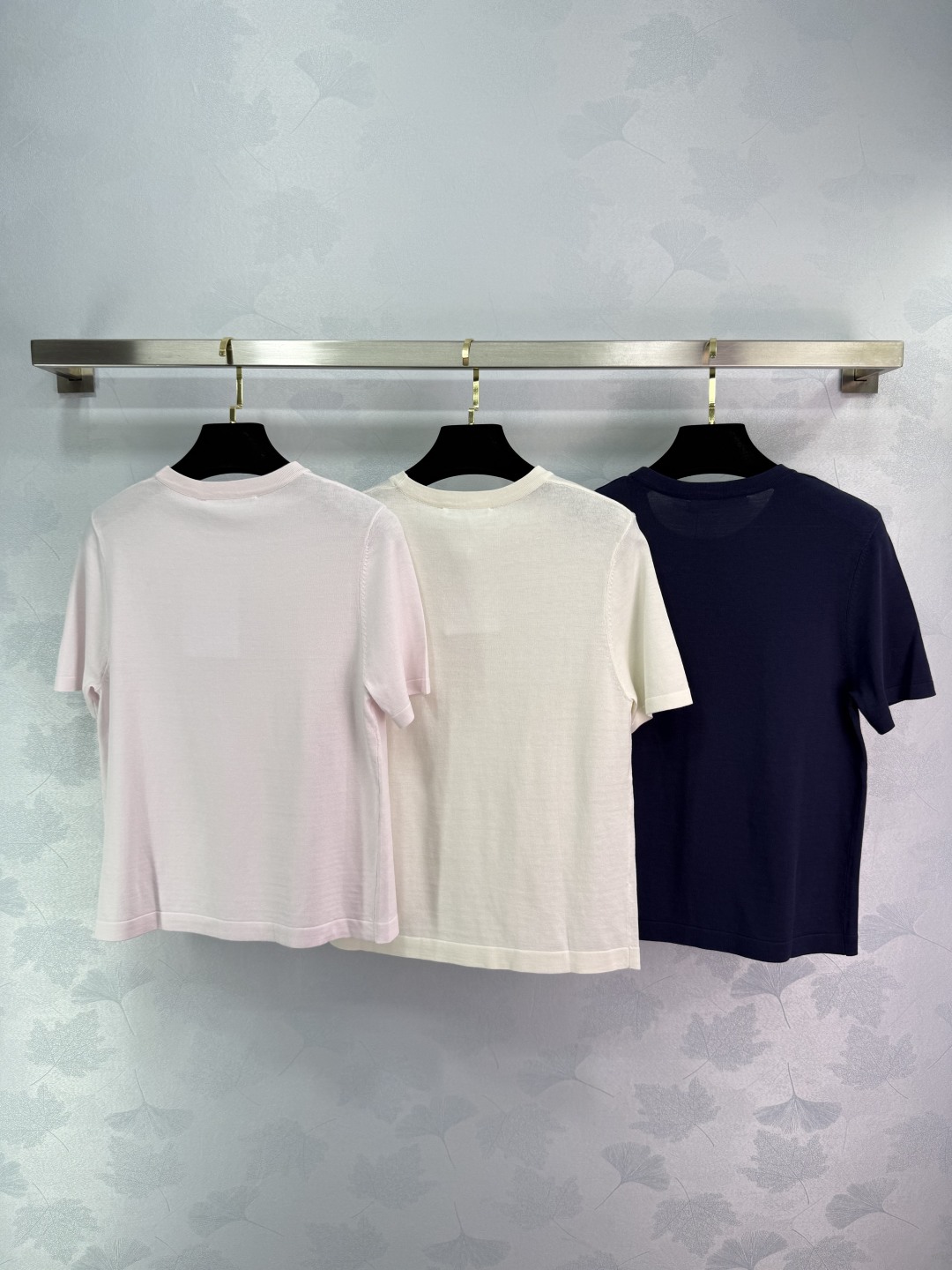 Fashionable One-Size-Fits-All Women’s Knit Top by Alexander Wan: 3 Colors, 3 Sizes - 图片 9