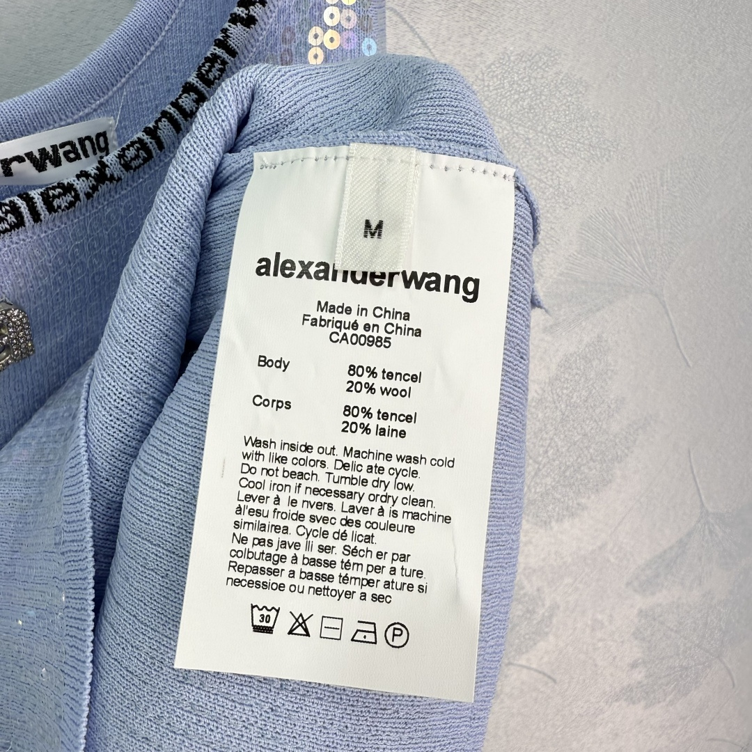 “Versatile P334 Women’s Suit: New Knit Vest with Embroidered Logo, Classic Design” - 图片 8