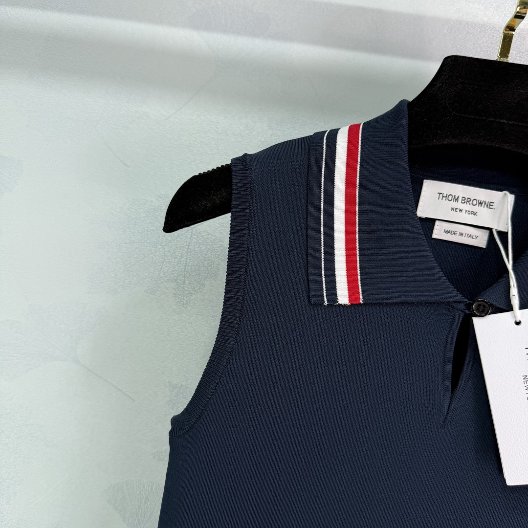 Stylish Thom Browne Polo Dress: Original Design with Vibrant Decorations and Comfortable Fit - 图片 3