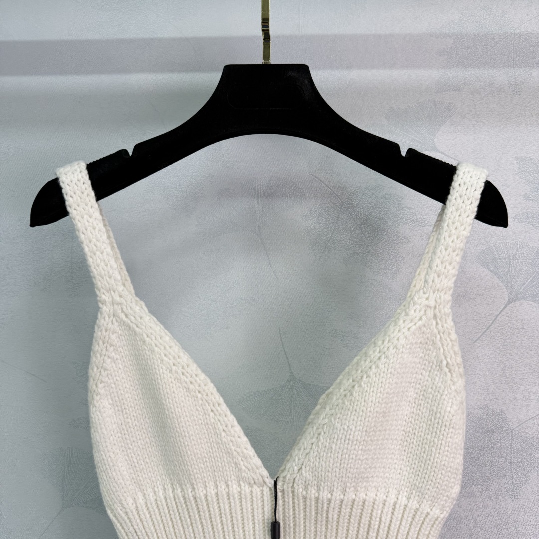 “Alexander Wang King’s Knit Vest: P368 One-Size Summer Dress, Soft White, Classic” - 图片 4