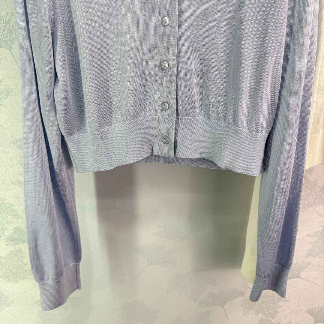 Versatile Long Sleeve Knit Dress P541 for All Seasons with Classic Logo Decorations - 图片 4