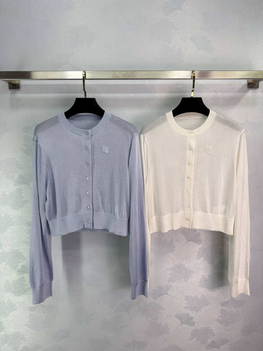 Versatile Long Sleeve Knit Dress P541 for All Seasons with Classic Logo Decorations - 图片 1