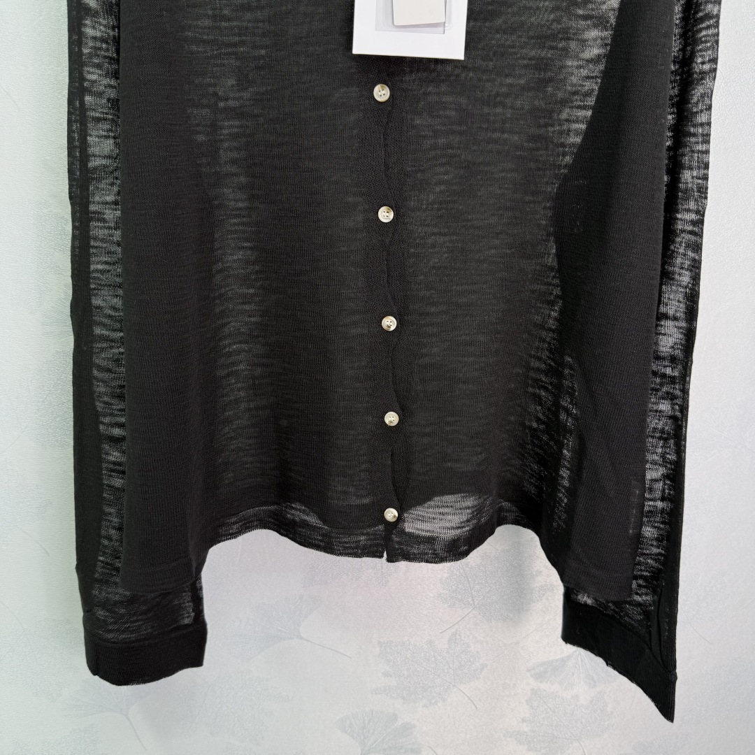 P414 One-Size-Fits-All Female Suit with Chanel Insight Shirt: Summer Fashion Essential - 图片 7