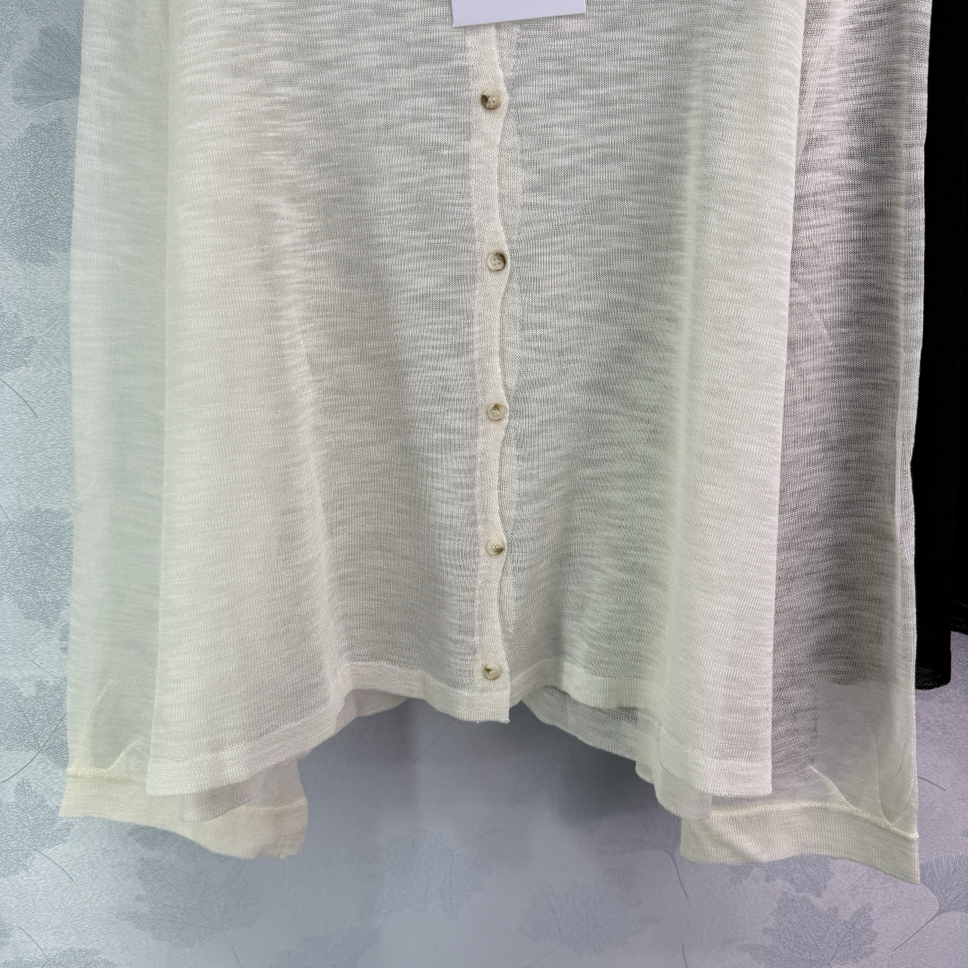 P414 One-Size-Fits-All Female Suit with Chanel Insight Shirt: Summer Fashion Essential - 图片 4