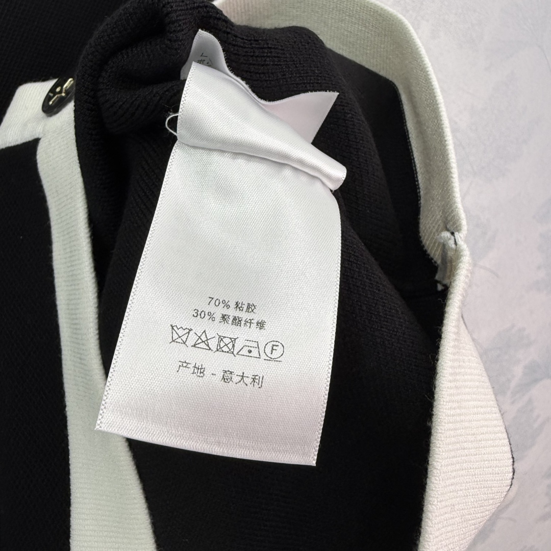 P426 One-Size-Fits-All Female Suit with Dio*2025 Black and White Shirt: Classic Elegance - 图片 8