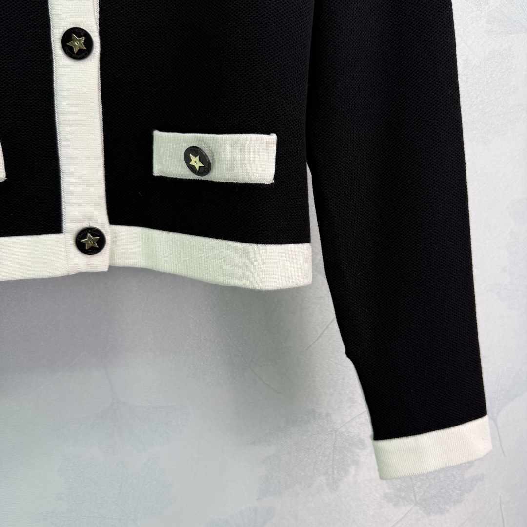 P426 One-Size-Fits-All Female Suit with Dio*2025 Black and White Shirt: Classic Elegance - 图片 7