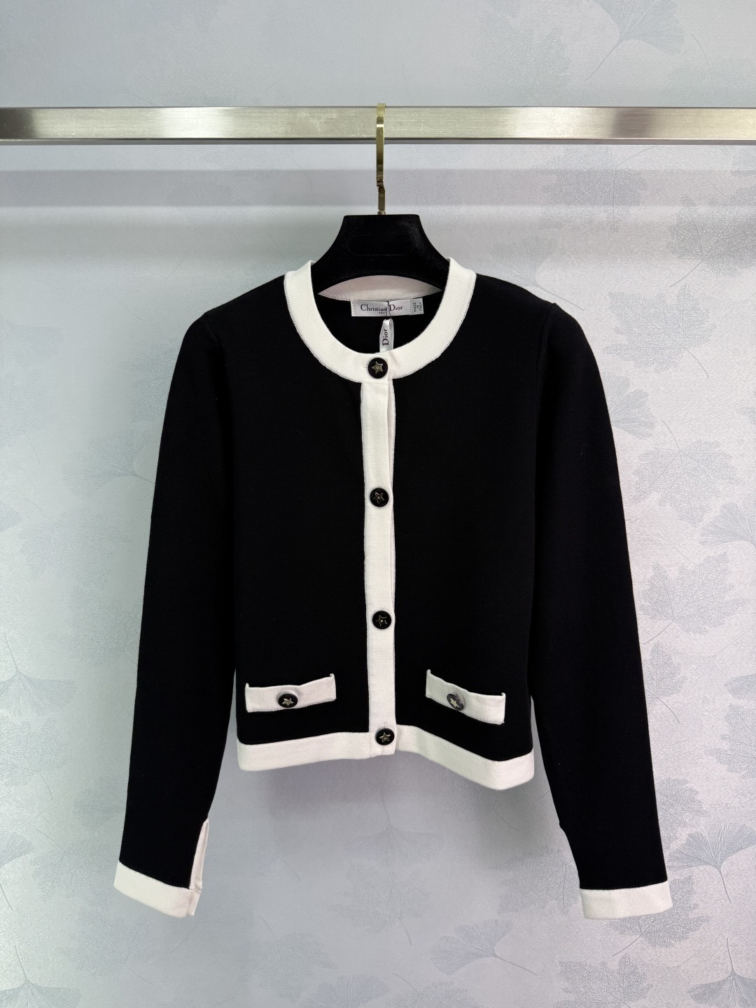 P426 One-Size-Fits-All Female Suit with Dio*2025 Black and White Shirt: Classic Elegance