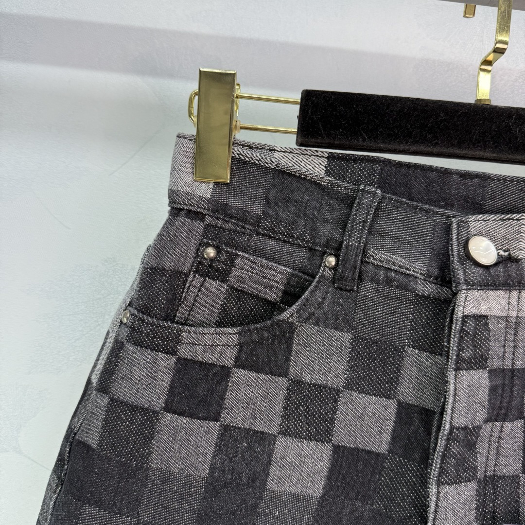 Stylish P391 Female Suit with 3D Damier Flower Pattern and Natural Coloring - 图片 3