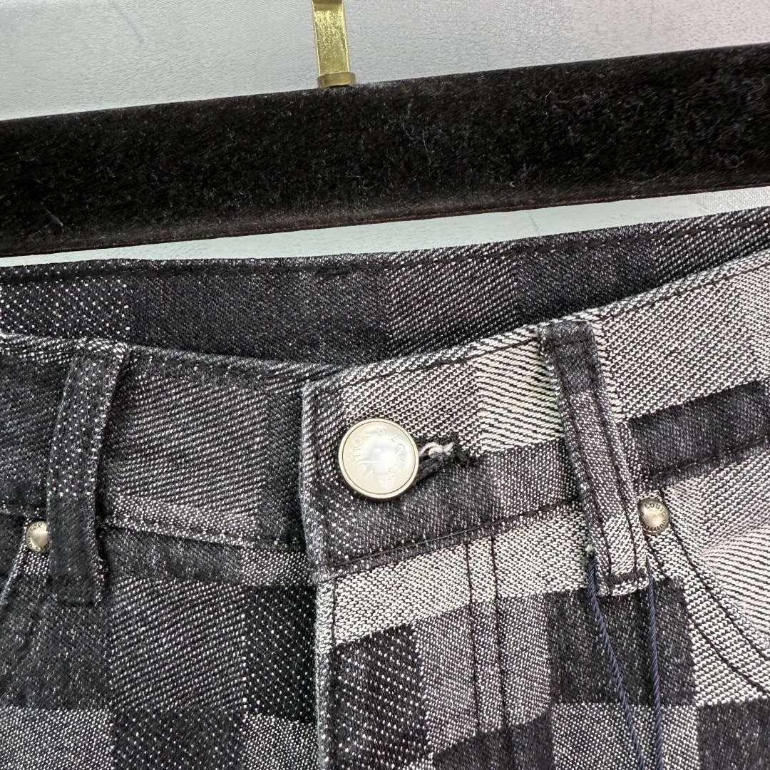 Stylish P391 Female Suit with 3D Damier Flower Pattern and Natural Coloring - 图片 4