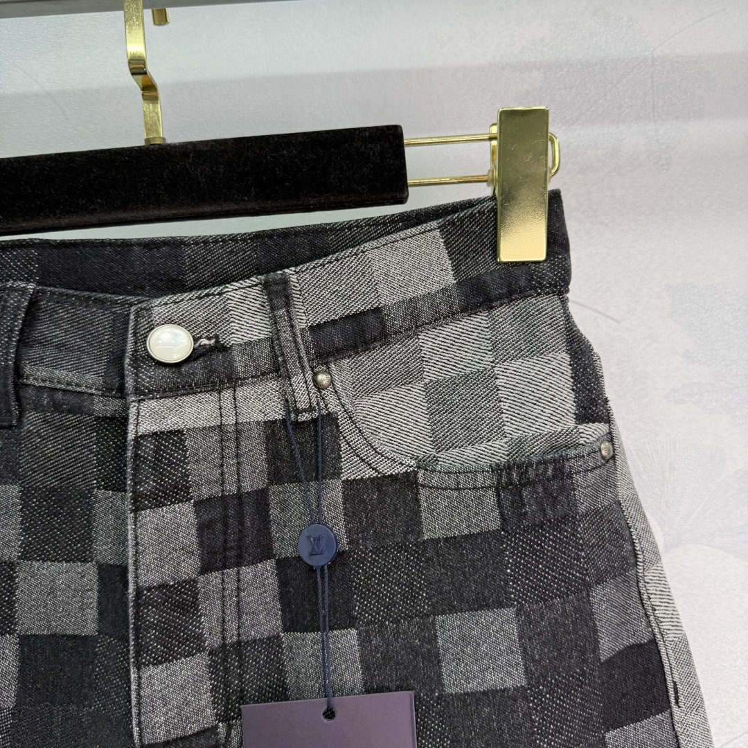 Stylish P391 Female Suit with 3D Damier Flower Pattern and Natural Coloring - 图片 2