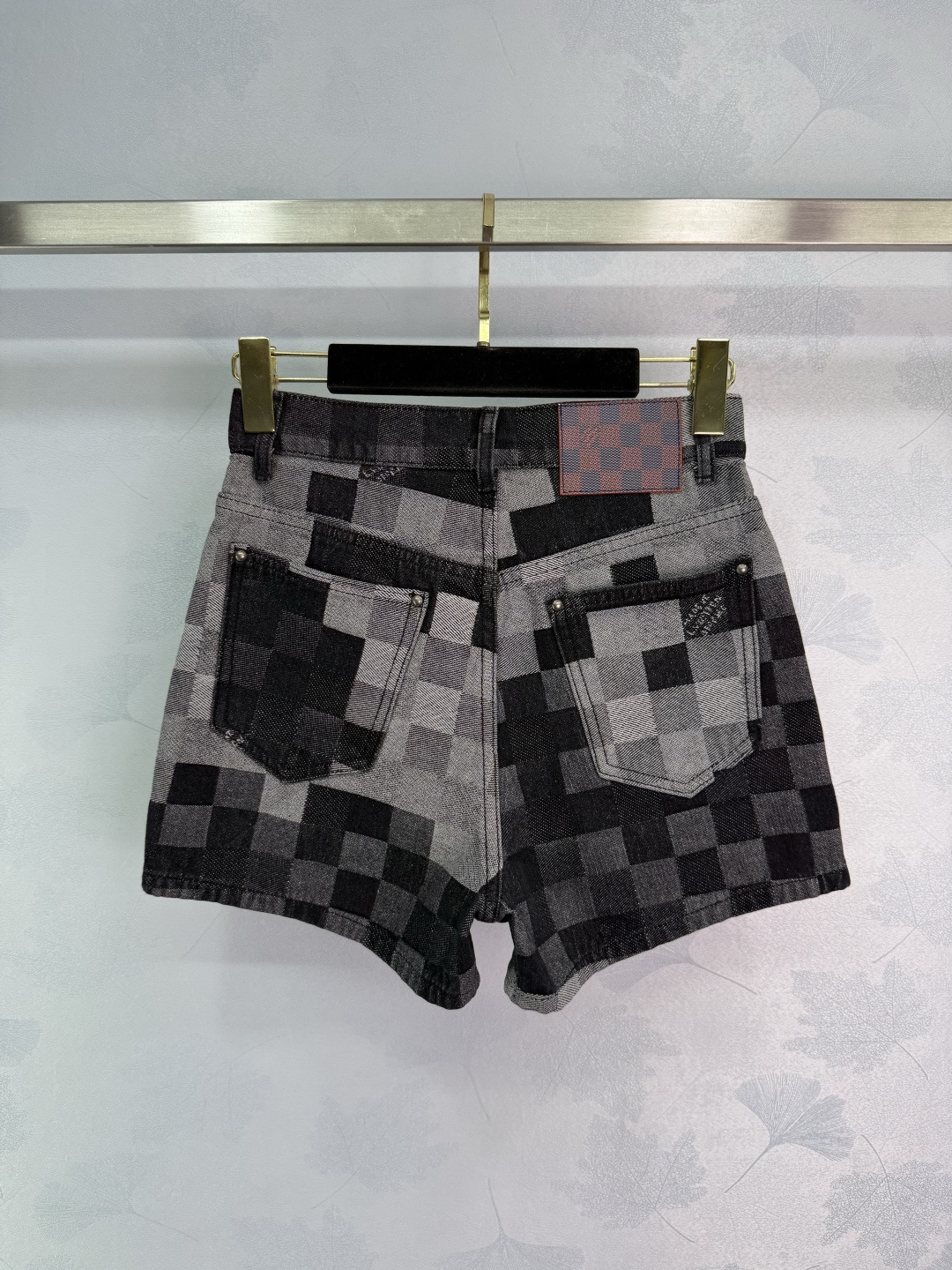 Stylish P391 Female Suit with 3D Damier Flower Pattern and Natural Coloring - 图片 8