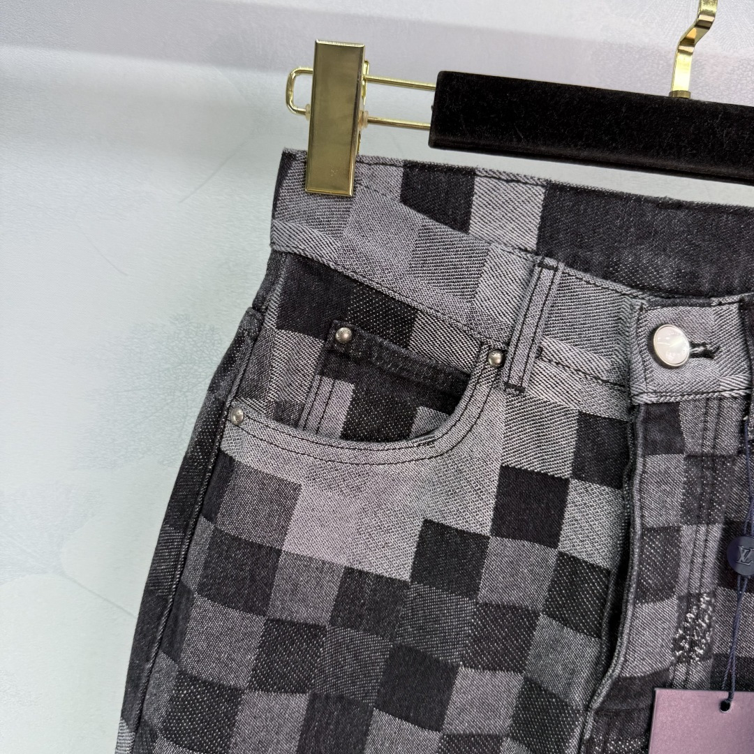 New Louis Vuitton P460-Square Female Suit: 3D Damier Flower Pattern, Versatile Fashion Style - 图片 3