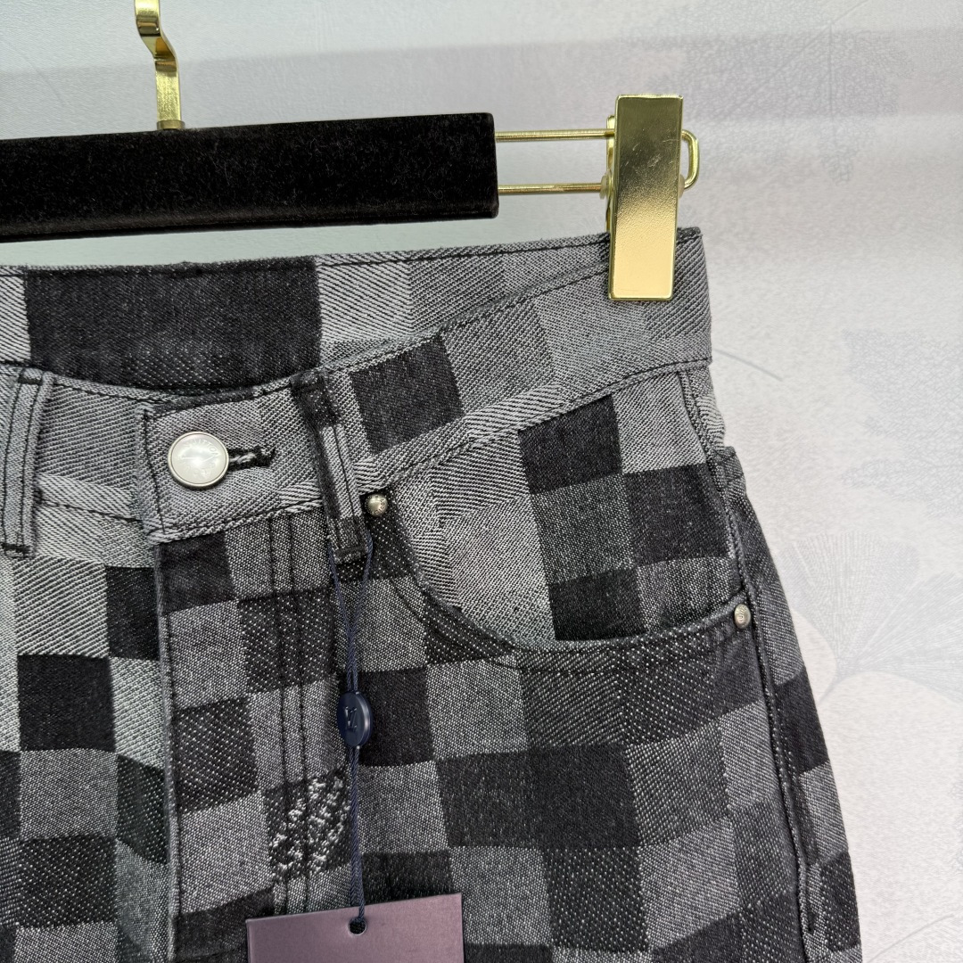 New Louis Vuitton P460-Square Female Suit: 3D Damier Flower Pattern, Versatile Fashion Style - 图片 2