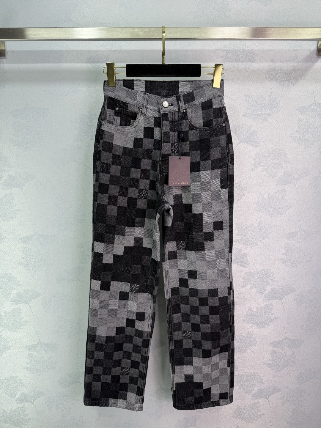 New Louis Vuitton P460-Square Female Suit: 3D Damier Flower Pattern, Versatile Fashion Style