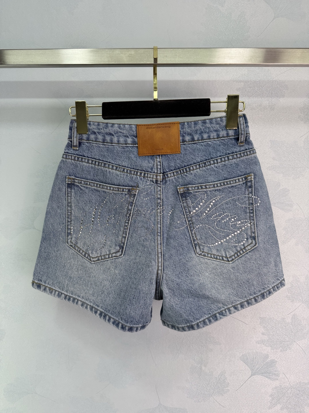P368 Original Female Suit with AW 25-Packed King’s Hottray Shorts: High-Temperature Design - 图片 1