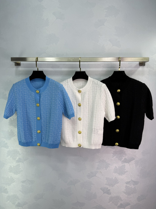 Balmain Short Sleeve Knit Cardigan with Metal Button, Fashionable and Slim Fit 1 Balmain Short Sleeve Knit Cardigan with Metal Button, Fashionable and Slim Fit
