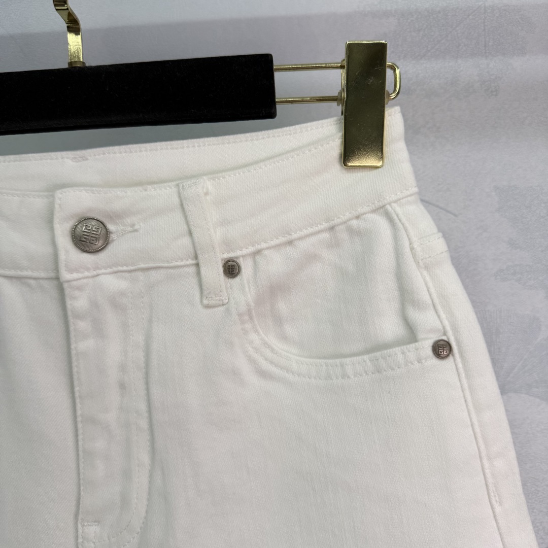 Stylish One-Size-Fits-All Women’s Summer Suit with High-Waisted Pink Shorts - 图片 3