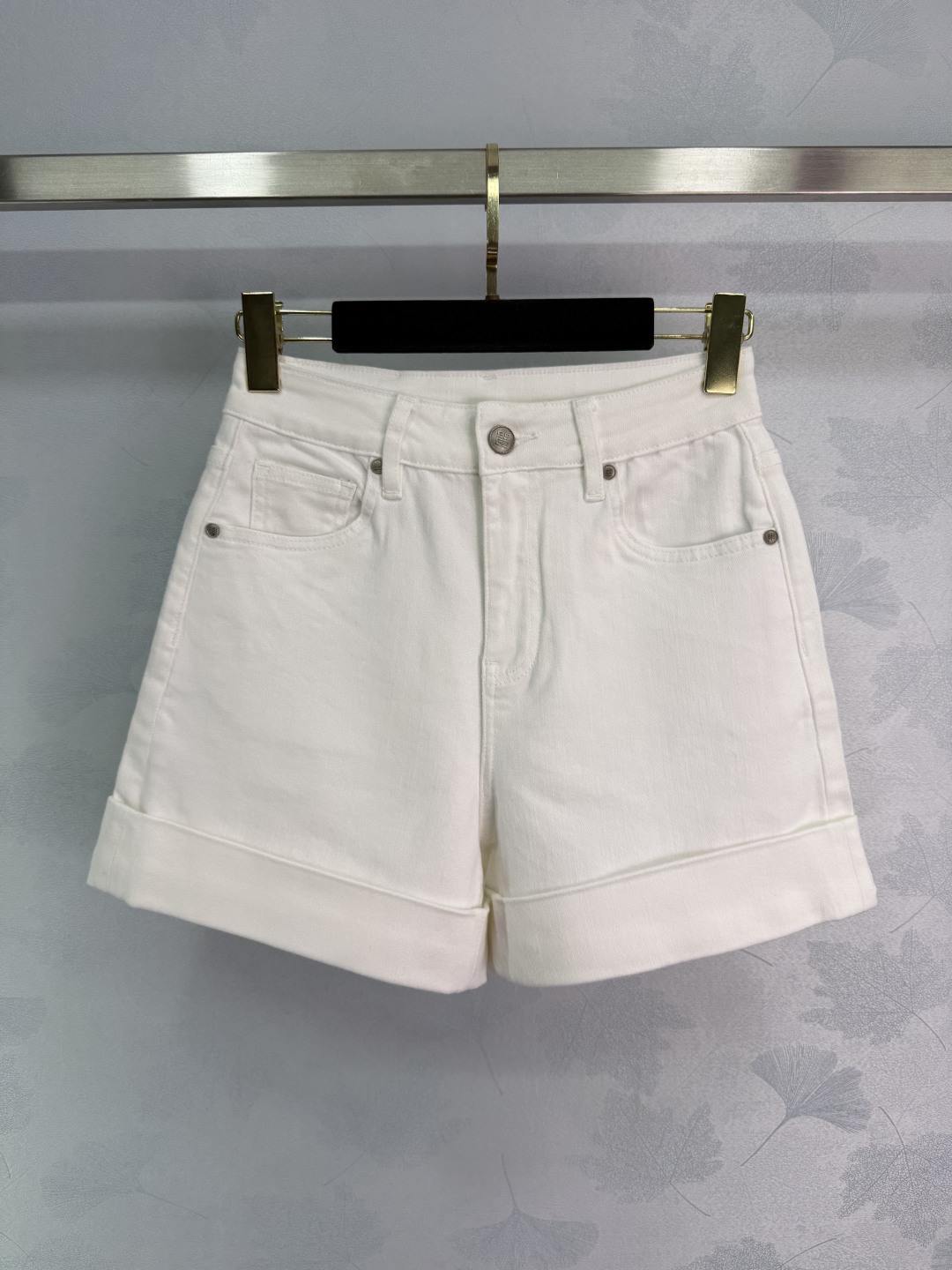 Stylish One-Size-Fits-All Women’s Summer Suit with High-Waisted Pink Shorts - 图片 2