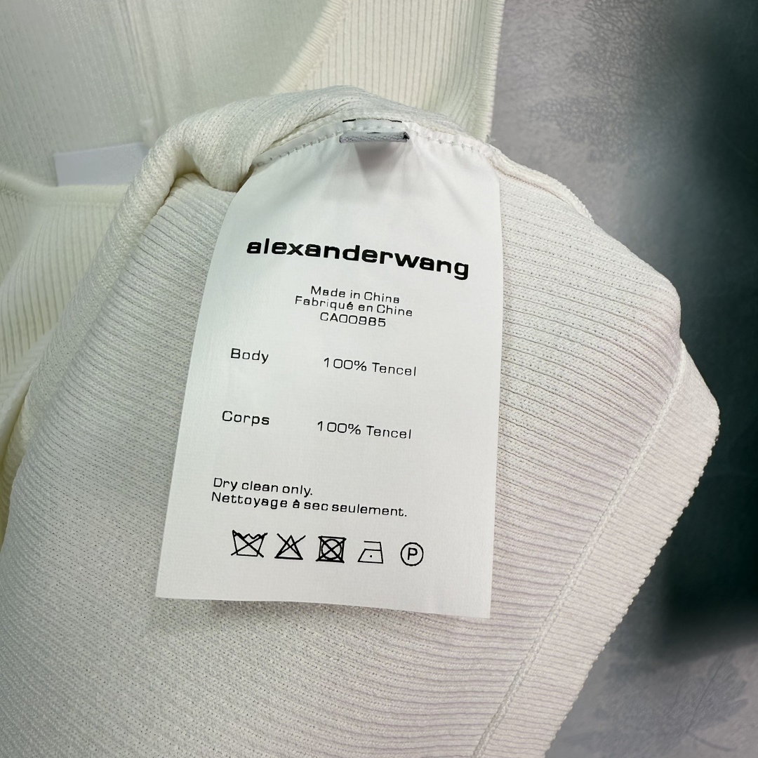 “New P368 Stereo Crochet Vest for Spring/Summer 2025: Customized Silk Knitting, Modern Style!” - 图片 8