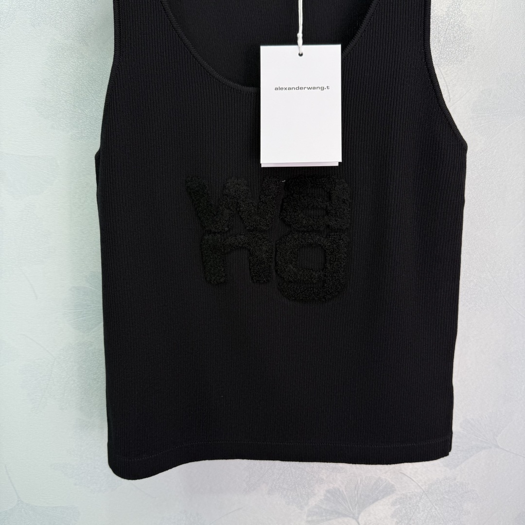 “New P368 Stereo Crochet Vest for Spring/Summer 2025: Customized Silk Knitting, Modern Style!” - 图片 7