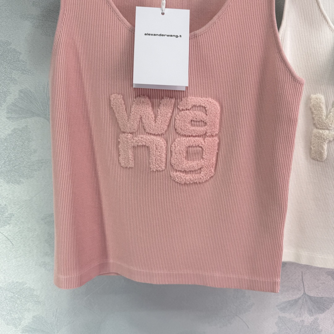 “New P368 Stereo Crochet Vest for Spring/Summer 2025: Customized Silk Knitting, Modern Style!” - 图片 3