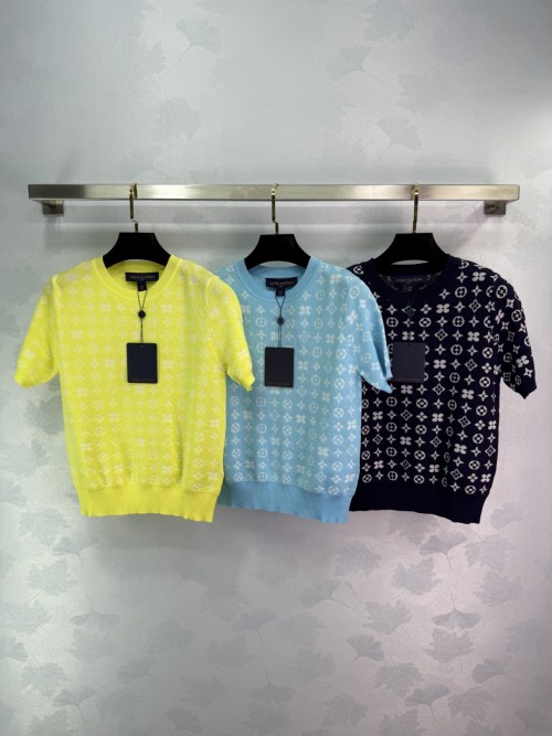 Louis Vuitton Jacquard Knit Short Sleeve Top with Clover Logo Pattern 1 Louis Vuitton Jacquard Knit Short Sleeve Top with Clover Logo Pattern