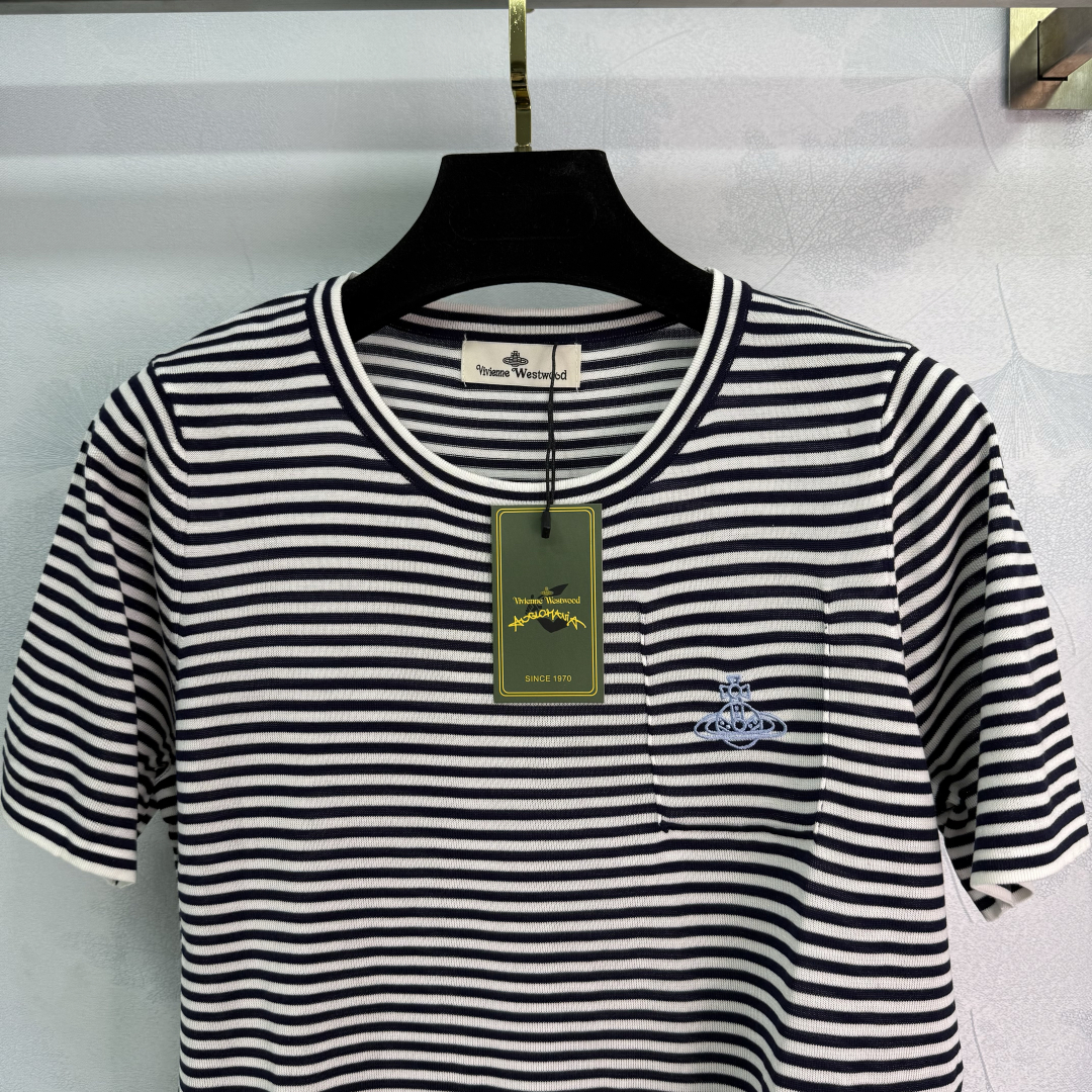 Queen Vivienne Westwood-Inspired Striped Dress: Classic Elegance with a Modern Twist - 图片 5