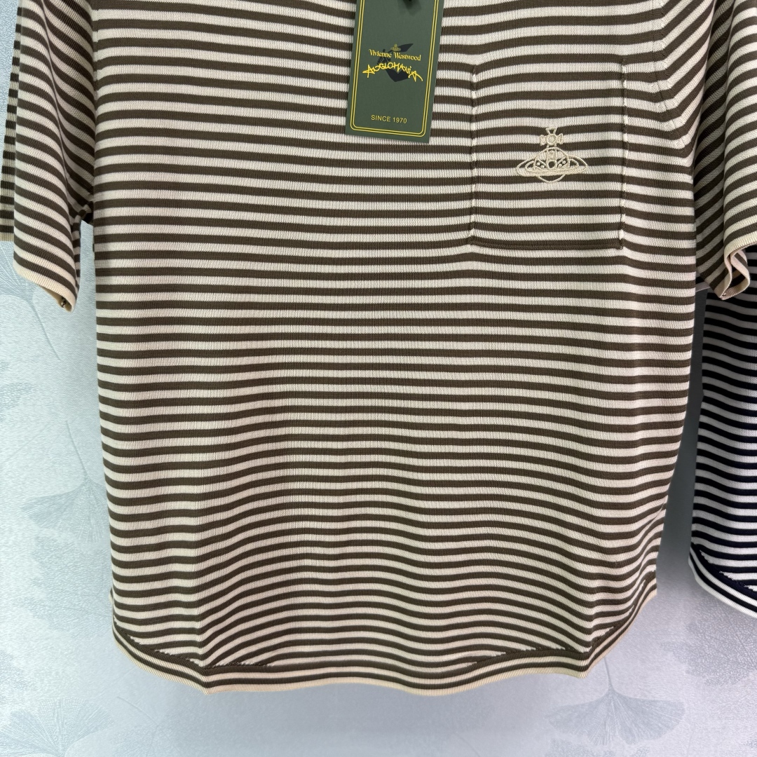 Queen Vivienne Westwood-Inspired Striped Dress: Classic Elegance with a Modern Twist - 图片 4