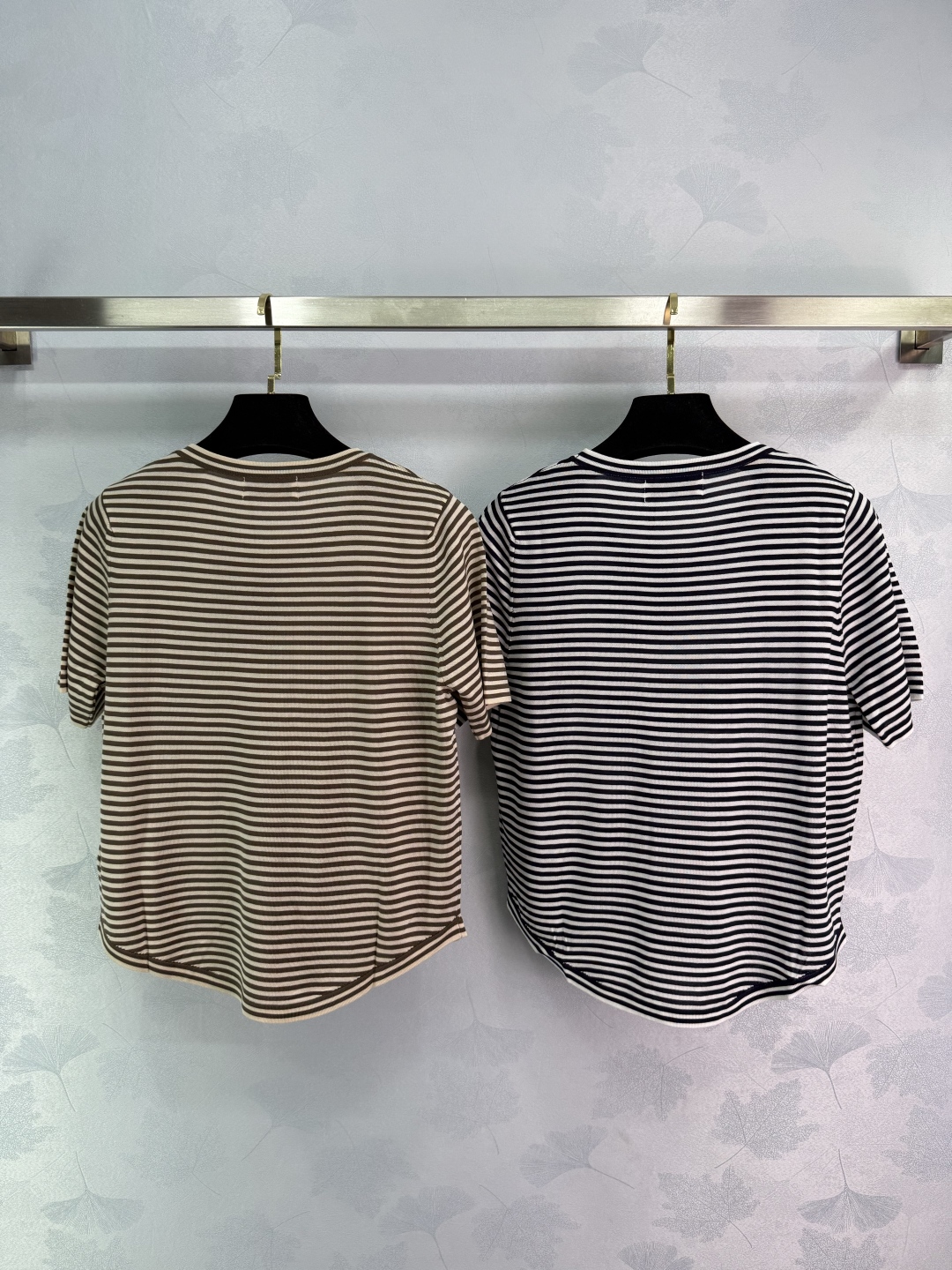 Queen Vivienne Westwood-Inspired Striped Dress: Classic Elegance with a Modern Twist - 图片 9