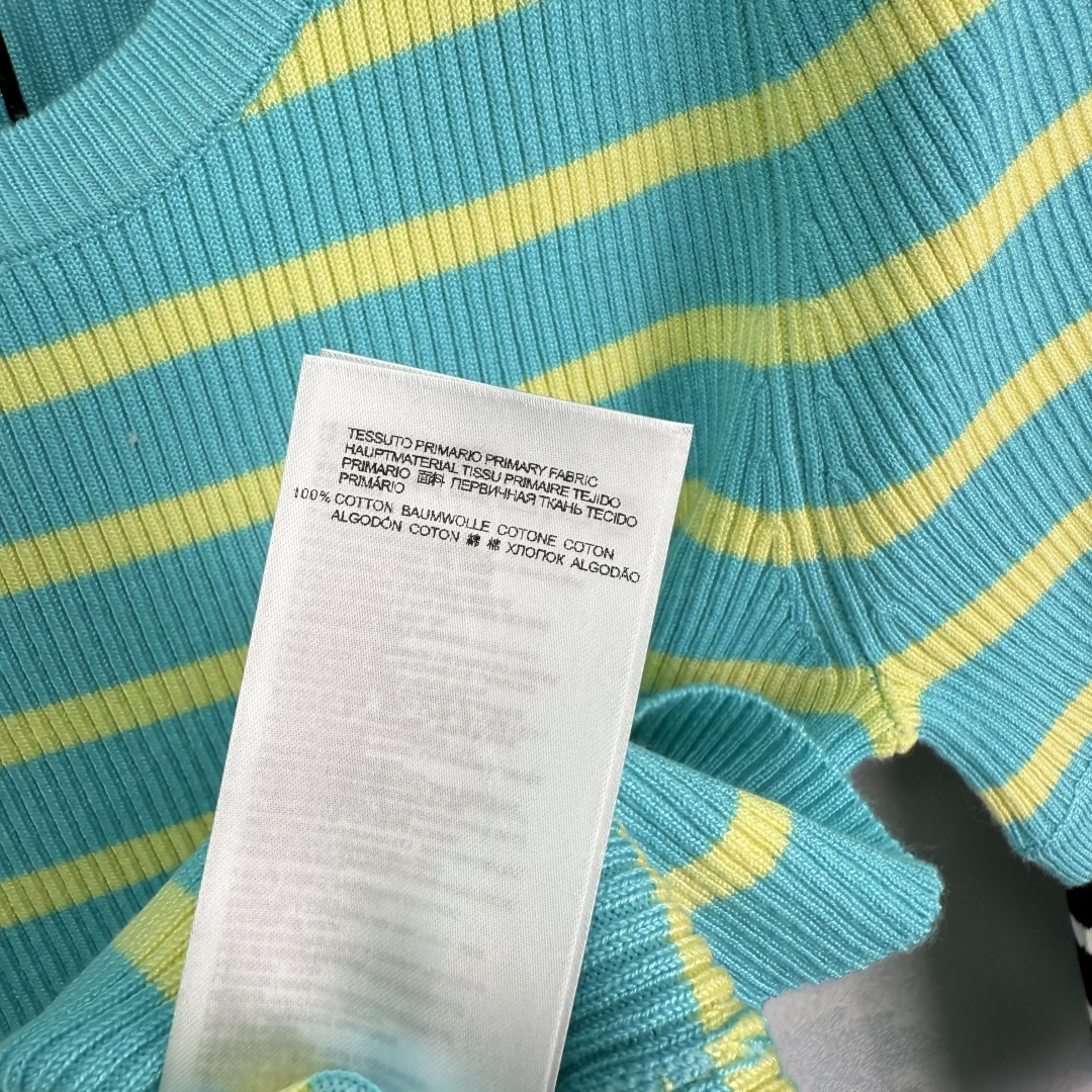 Vivienne Westwood P368 Dress: Timeless Style with Classic Stripes and Queen’s Logo - 图片 8