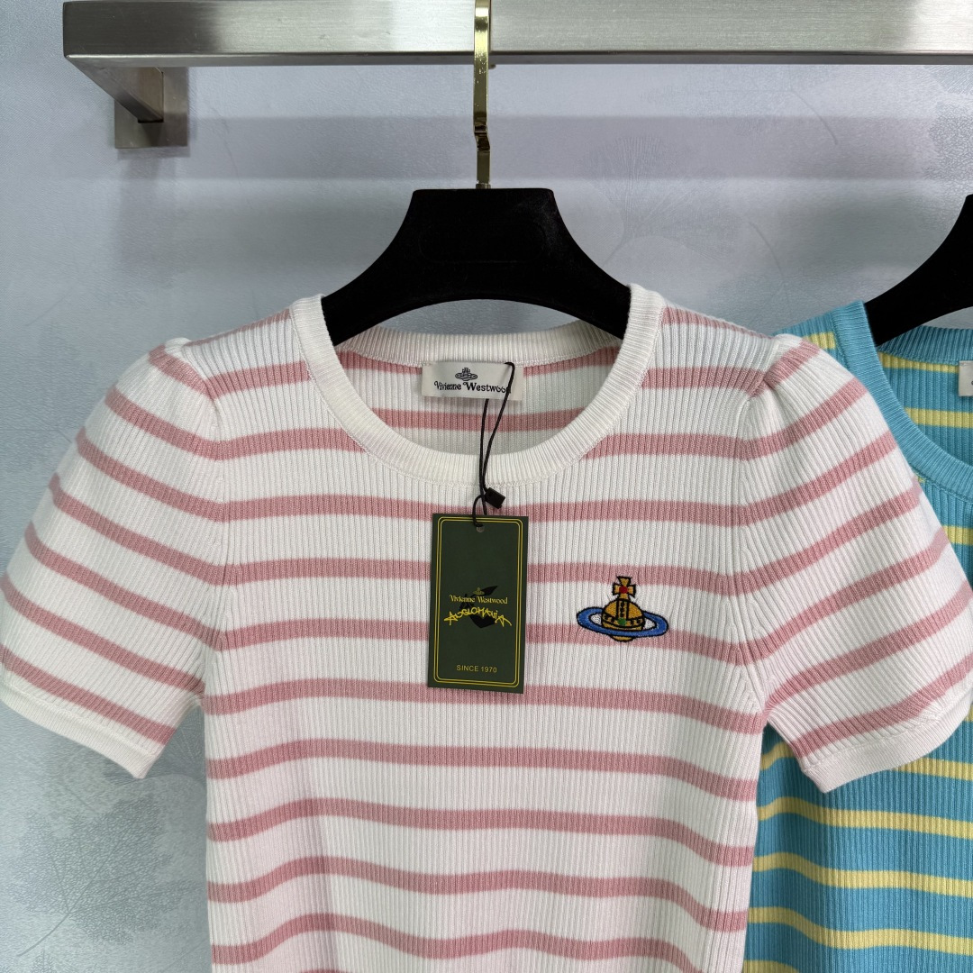 Vivienne Westwood P368 Dress: Timeless Style with Classic Stripes and Queen’s Logo - 图片 2