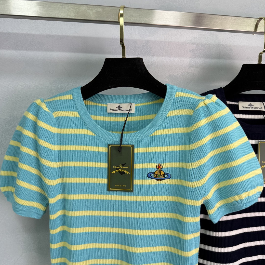 Vivienne Westwood P368 Dress: Timeless Style with Classic Stripes and Queen’s Logo - 图片 4