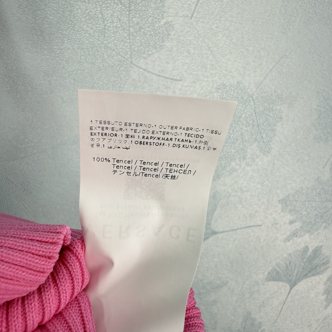 Versac* Embossed Female Suit with High-Quality Pelvis Fabric for Comfort and Style - 图片 9