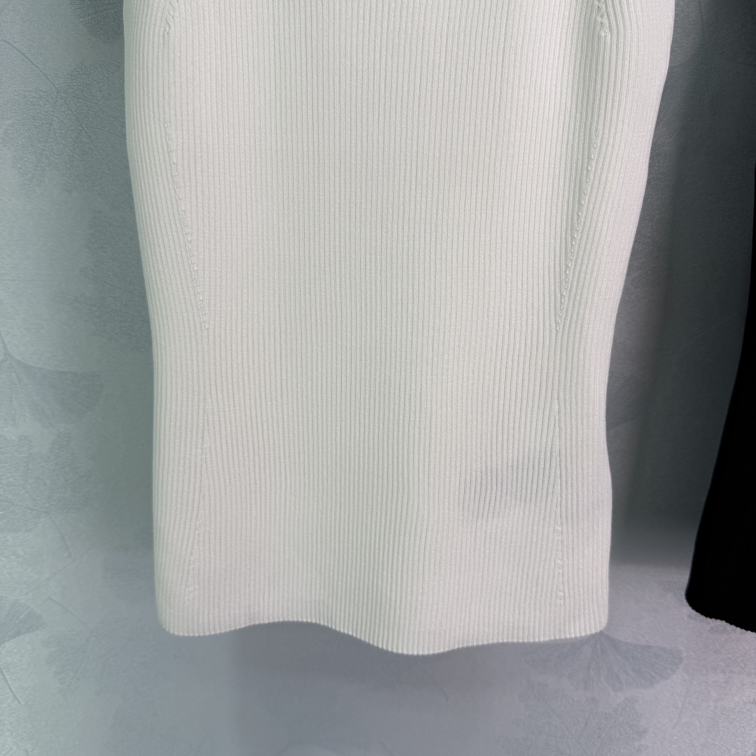 Diesel 25Ss Early Spring Street Fashion Dark Vest Dress – Sexy and Cool Curve - 图片 4