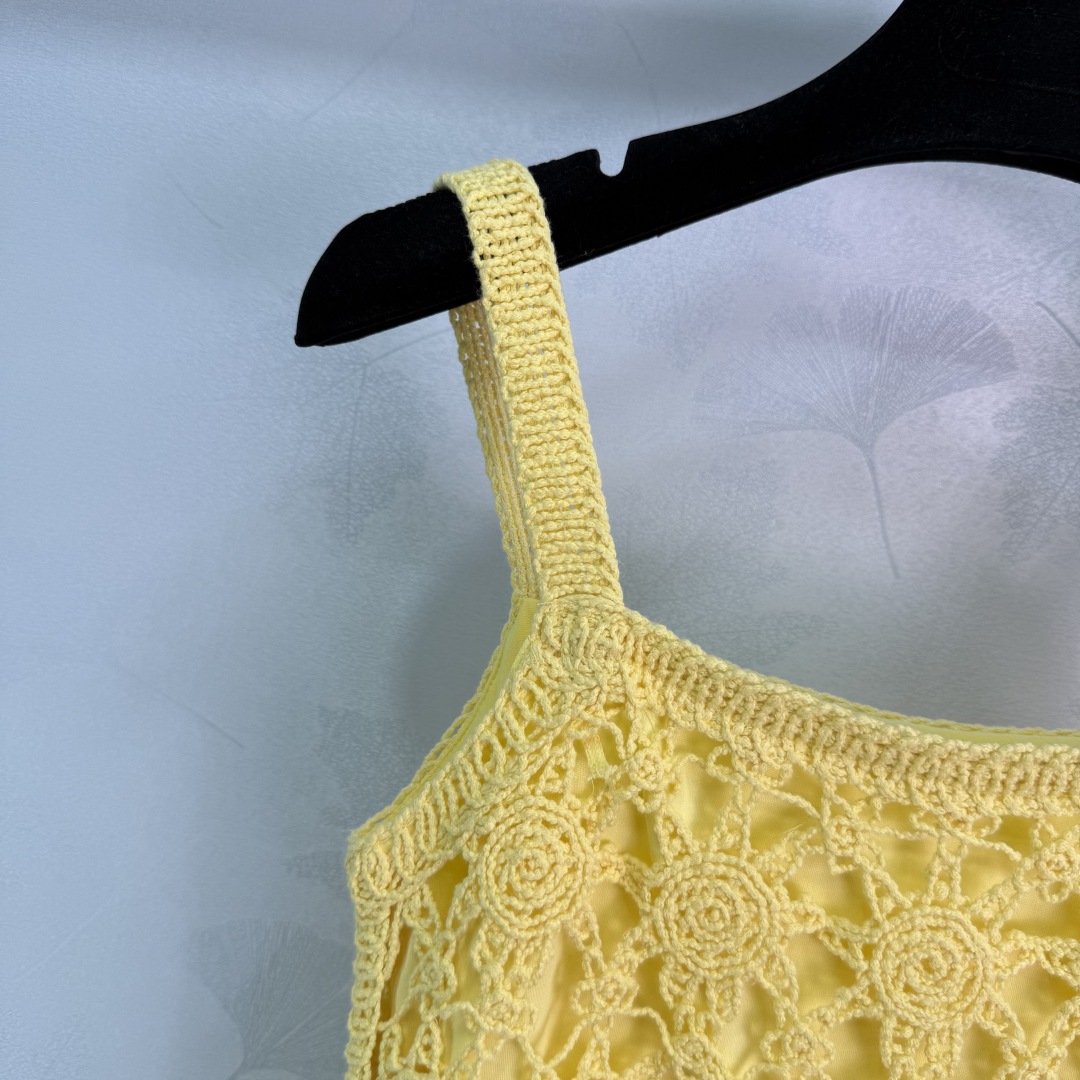 Maje*25 French Suit: Original One-Size-Fits-All Design with Radiant Elements - 图片 3