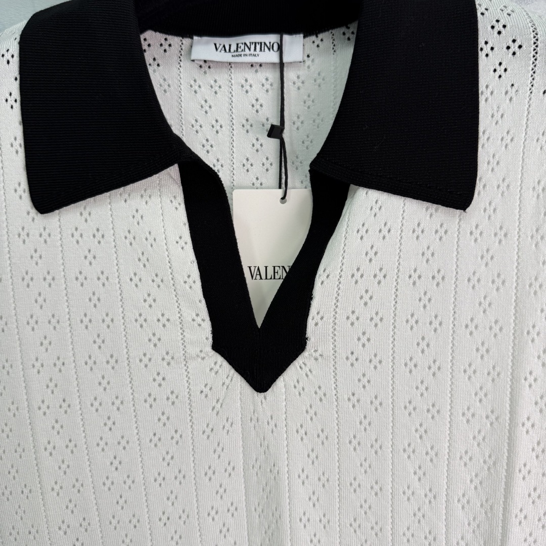 Stylish Wallen Valentino Polo Suit: Classic Red and Black Design, Comfortable for Summer. - 图片 6