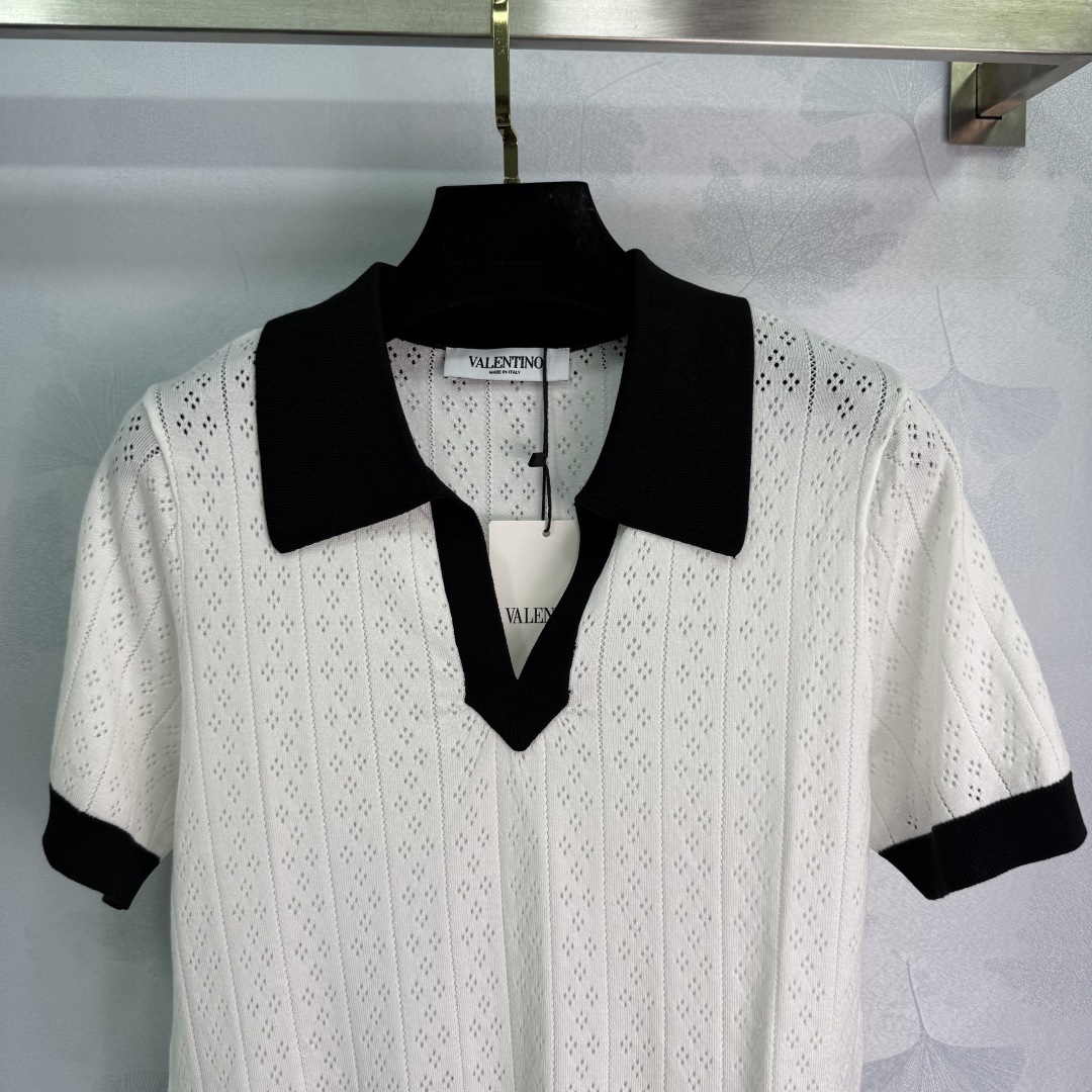 Stylish Wallen Valentino Polo Suit: Classic Red and Black Design, Comfortable for Summer. - 图片 5