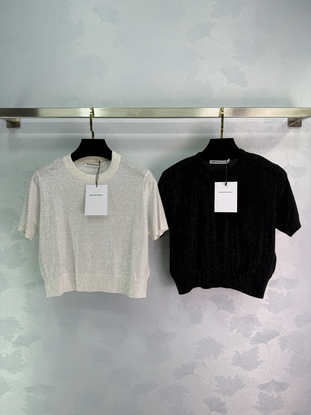 “Original One-Size-Fits-All Female Suit with Alexander Wang Shirt: Fashionable Summer Attire” - 图片 1