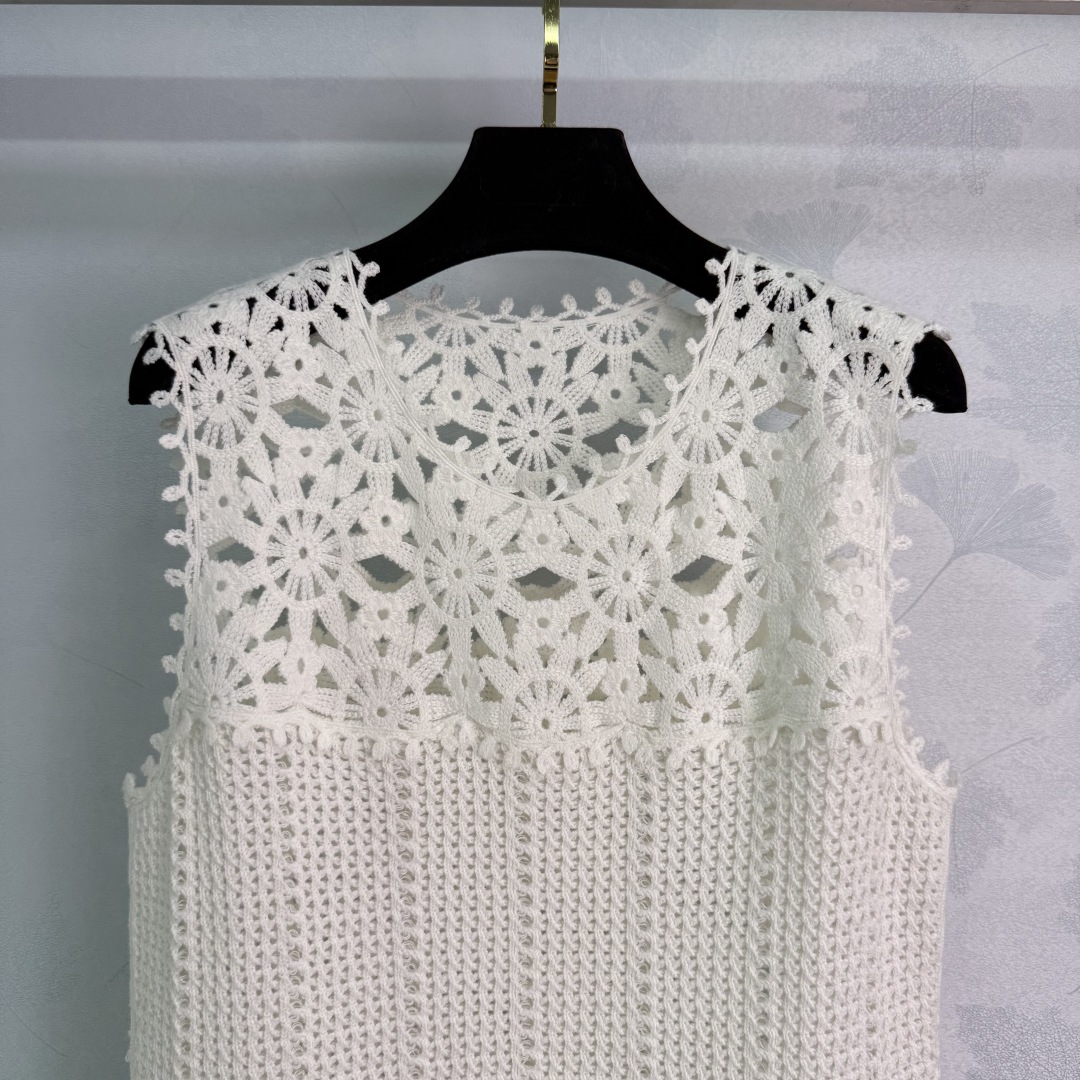 Elegant French-Style Women’s Suit with Crocheted Flowers and Stylish Design - 图片 4