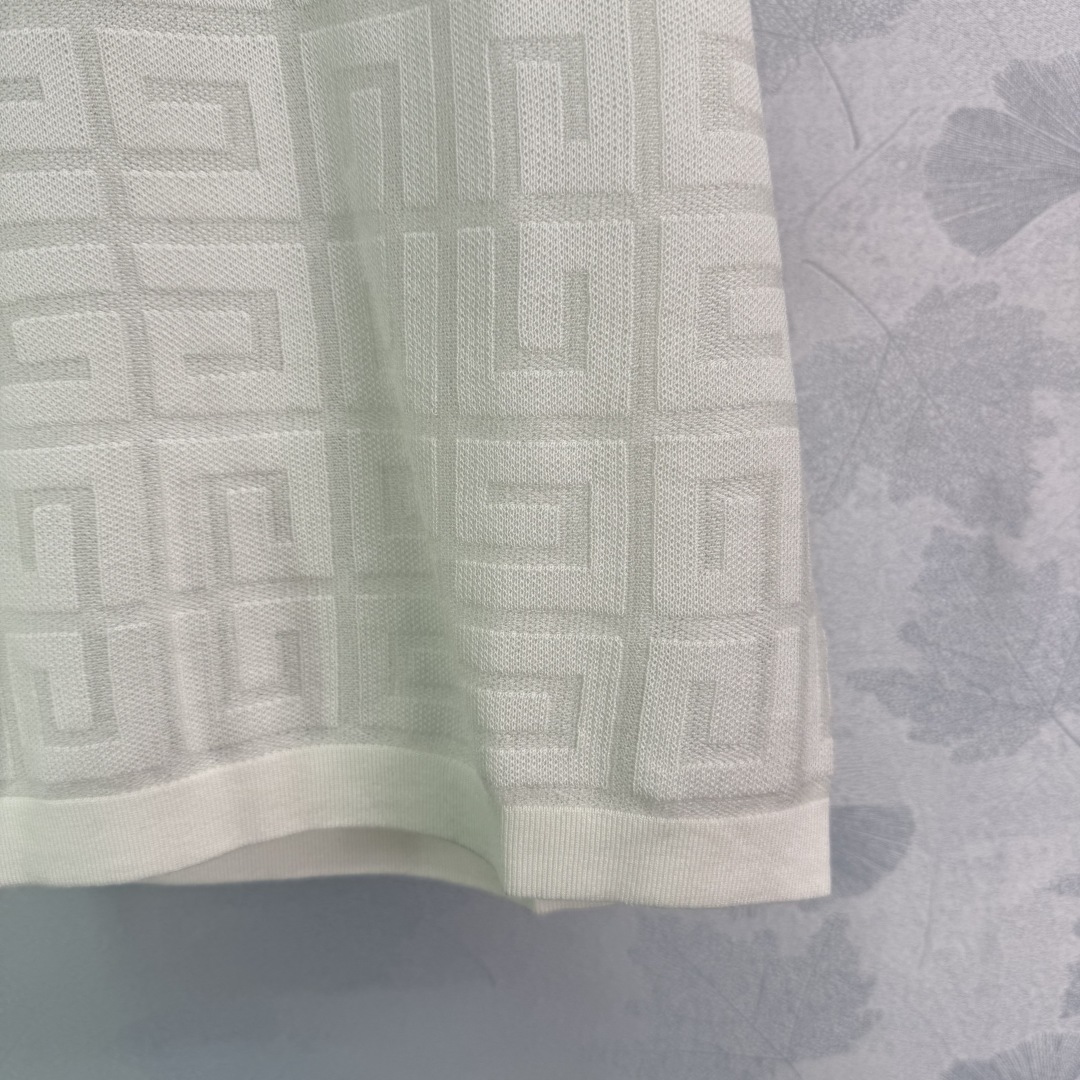 “Zhuan Givench Classic Flower Pattern Shirts: Stylish Summer Wear for Size P345 Female” - 图片 7