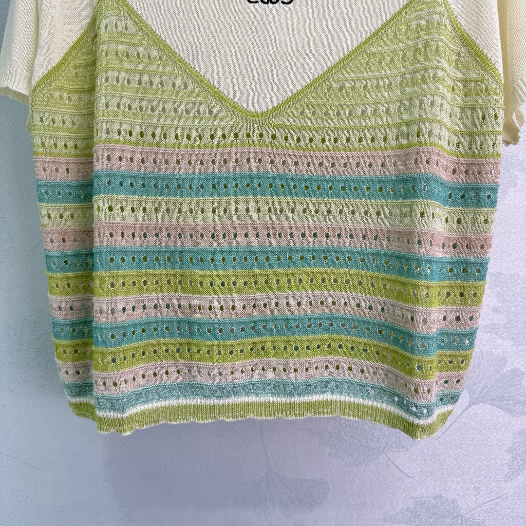 Stylish Rainbow Stripe Knitted Female Suit with High-Quality Details - 图片 7