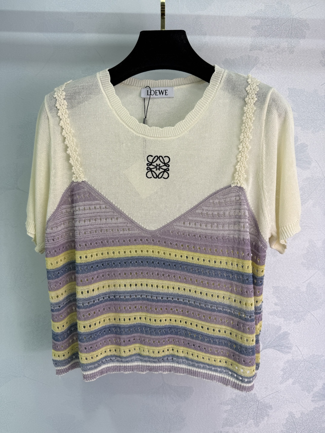 Stylish Rainbow Stripe Knitted Female Suit with High-Quality Details - 图片 2