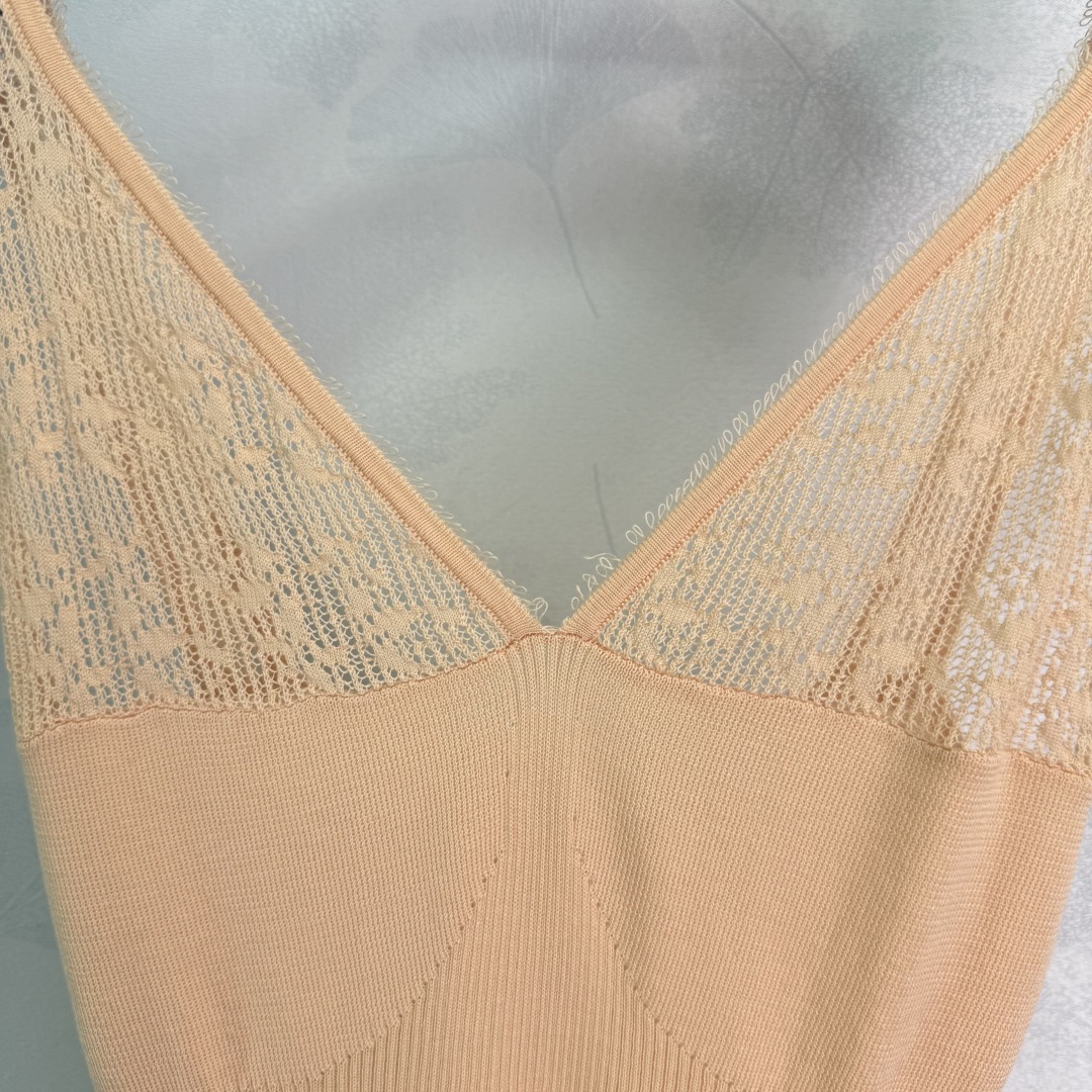 “Chic Lace Fusion Design: P449 Knitted Vests for Women” - 图片 5