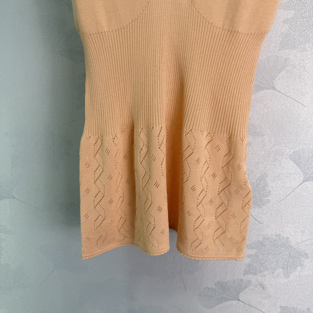 “Chic Lace Fusion Design: P449 Knitted Vests for Women” - 图片 6