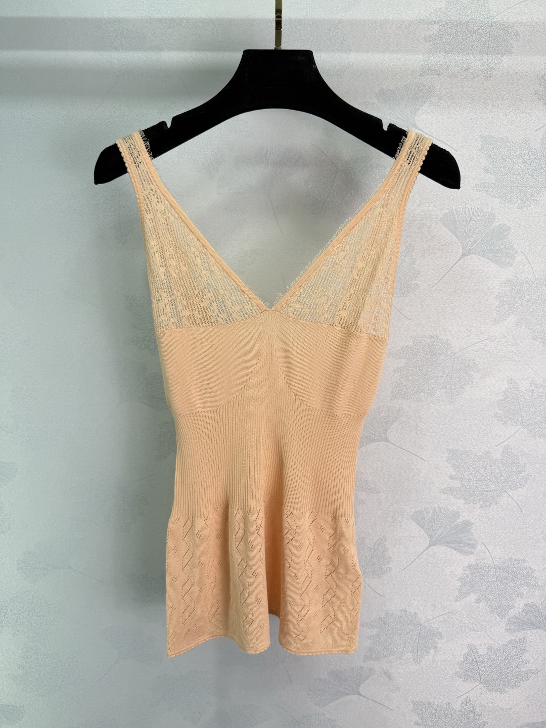 “Chic Lace Fusion Design: P449 Knitted Vests for Women” - 图片 1
