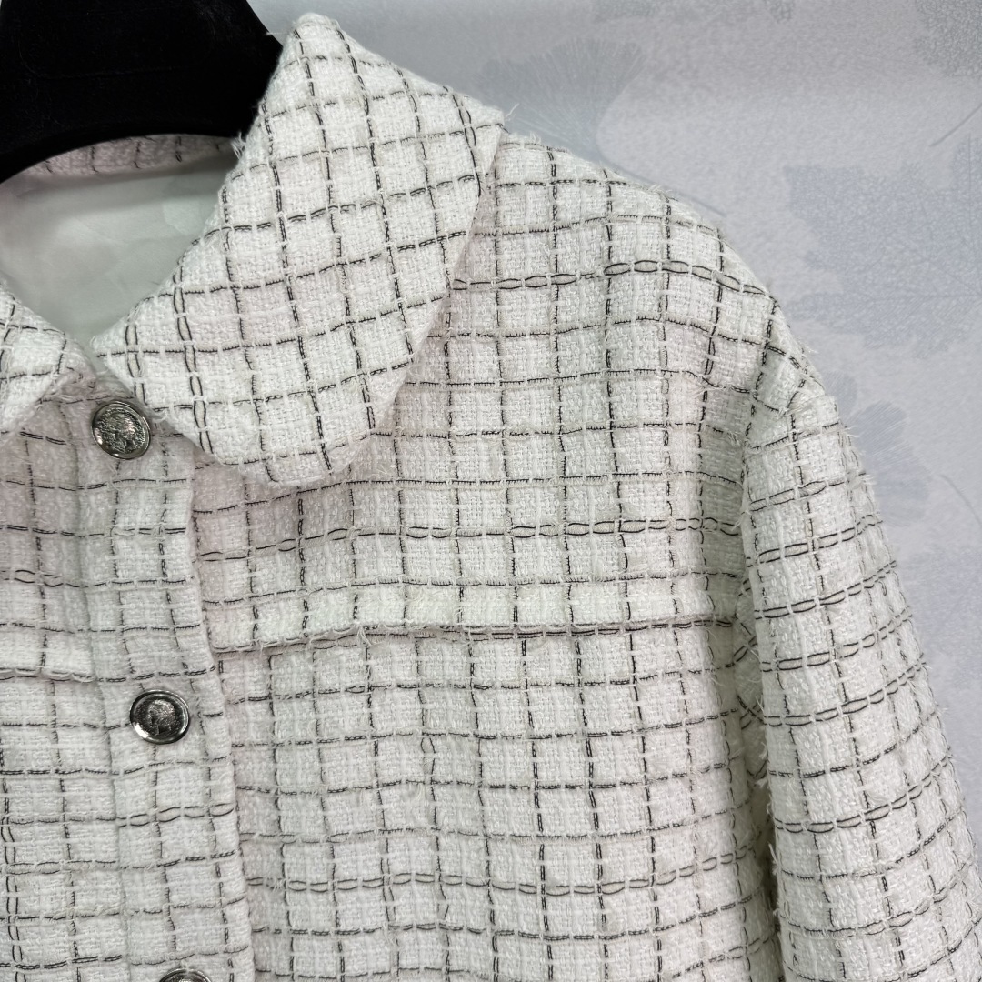 [Chanel Women